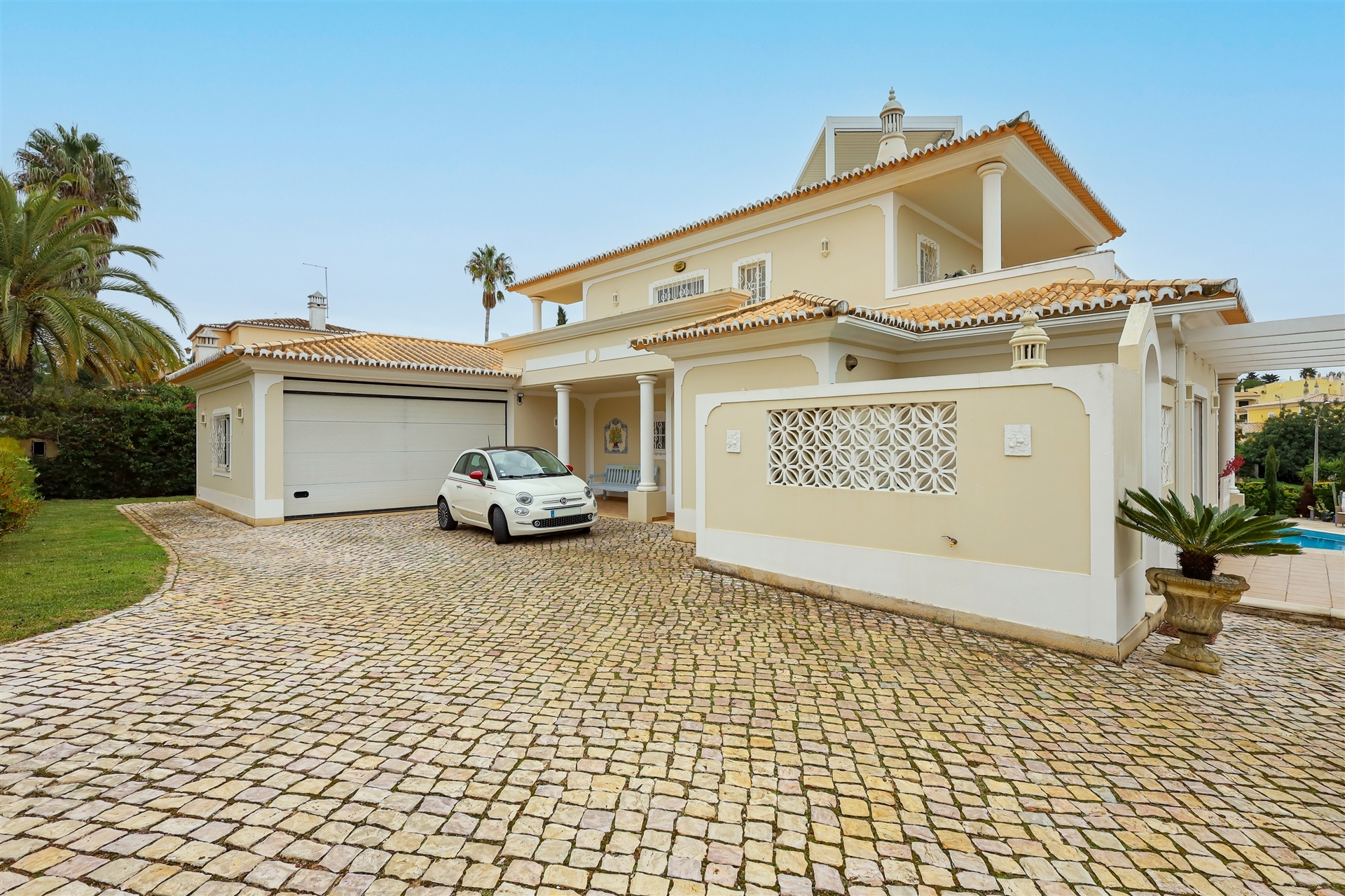 House in Lagoa - Image 5