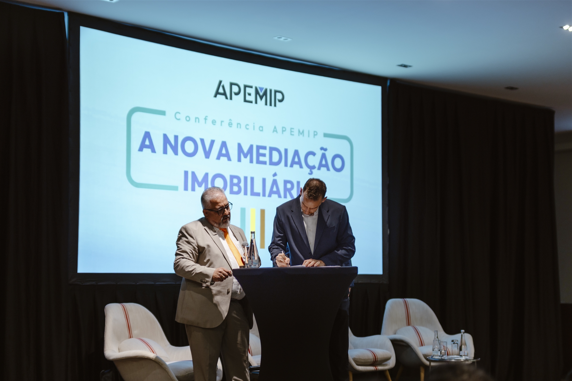 A Nova Mediação Imobiliária: Conhecimento, Inovação e Proximidade ao Serviço do Setor
